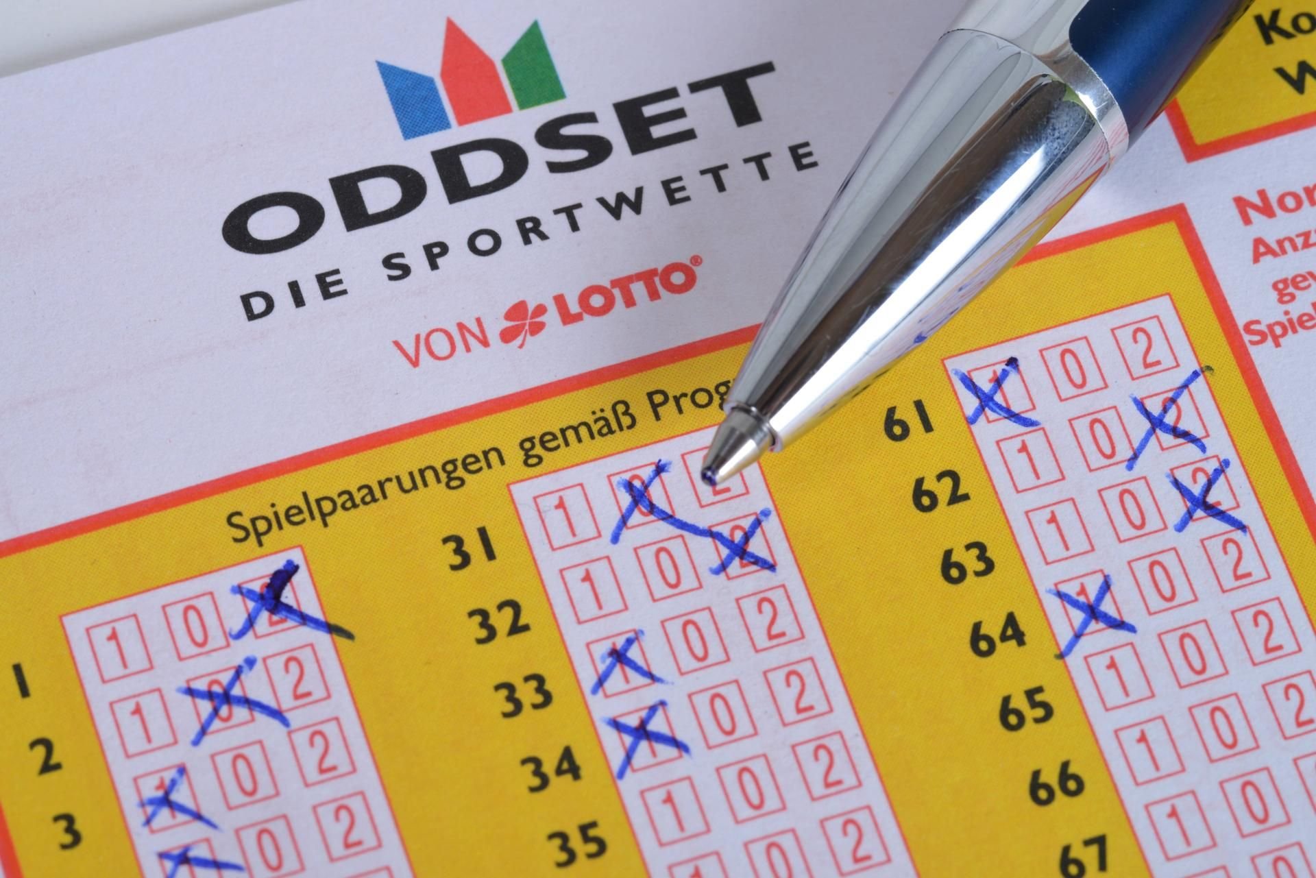 Spielschein von Oddset: Mit auffällig deutlich angewachsenen Wetteinsätzen in Sachsen-Anhalt beschäftigen sich jetzt AfD-Abgeordnete im Magdeburger Landtag.