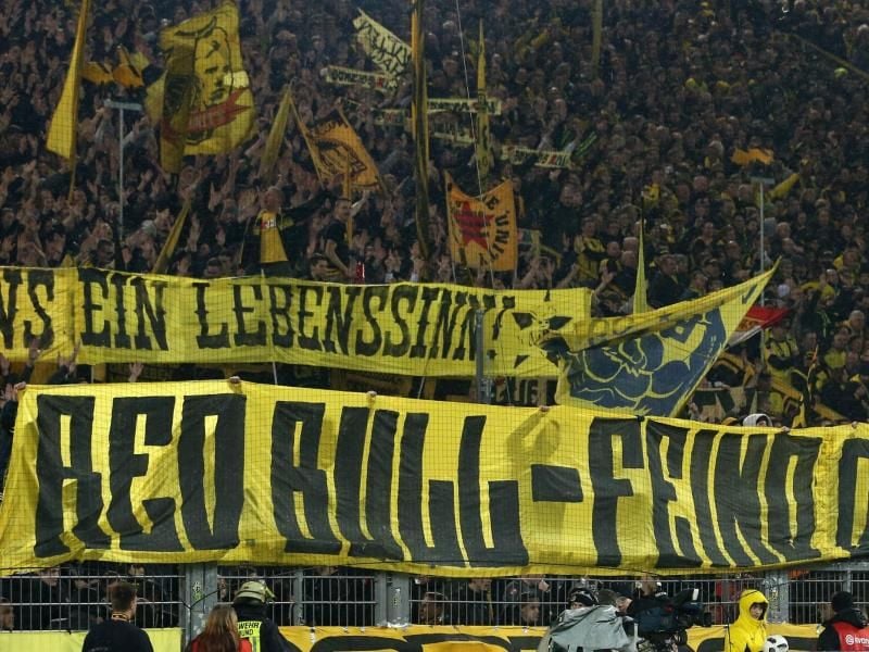 Um eine erneute Eskalation zu verhindern, werden mehr Polizisten beim Spiel Dortmund - RB Leipzig für Sicherheit sorgen. Foto: Friso Gentsch