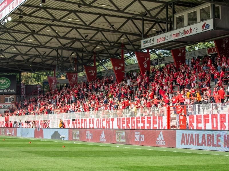 Die Fans des 1. FC Union Berlin fordern Reformen. Foto: Andreas Gora/dpa