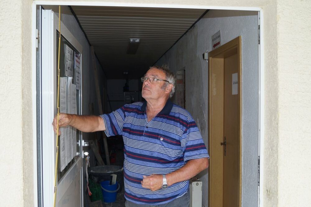 Das Sportlerheim wird derzeit umgestaltet. Walter Hansch engagiert sich auch dabei.