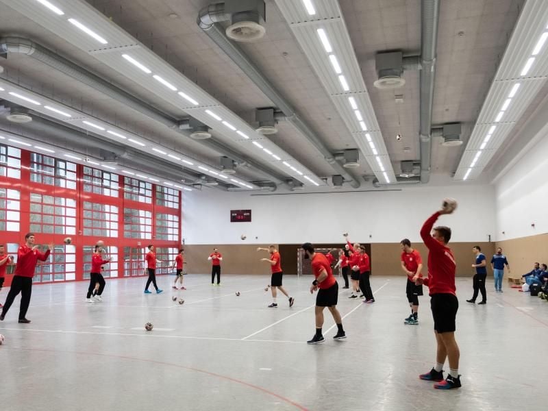 Die deutsche Handball-Nationalmannschaft beim Training in Barsinghausen. Foto: Peter Steffen
