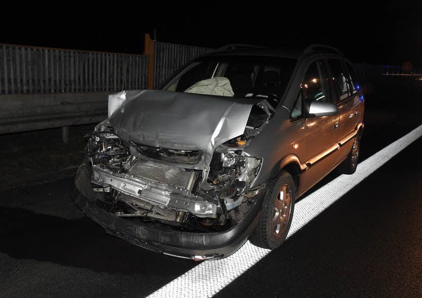 Eines der an dem Unfall beteiligten Fahrzeuge.