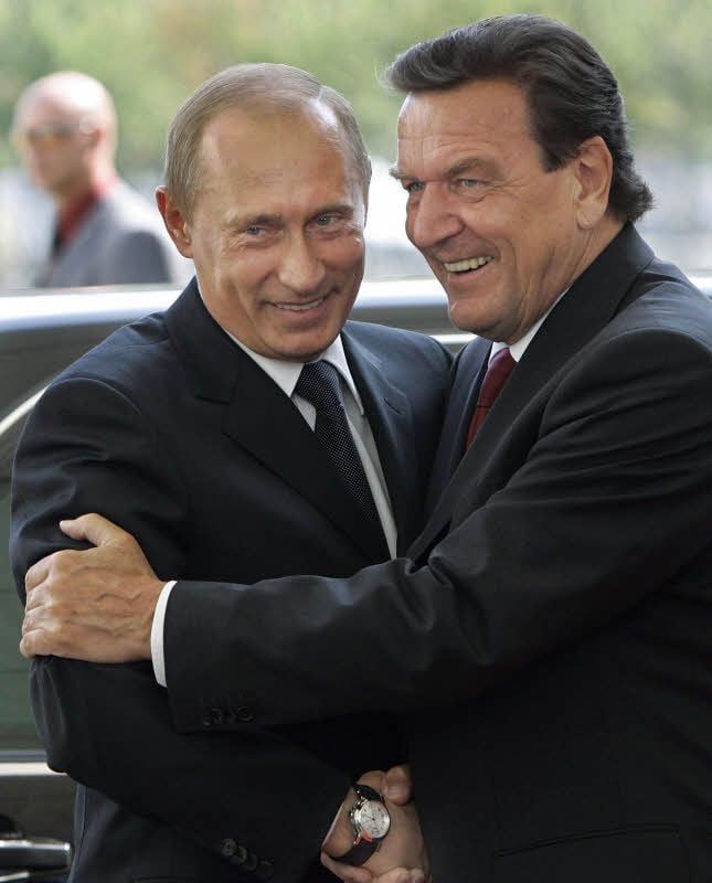 Ziemlich beste Freunde: Putin (l.) und Gerhard Schröder 2005