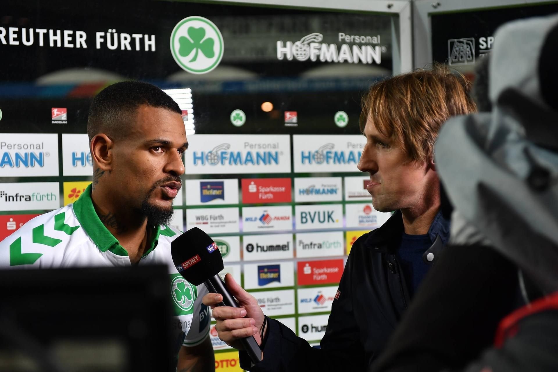 Weniger Sky-Interviews vor der Sponsorenwand: Für die Zweitliga-Klubs führt das zu Problemen mit den Geldgebern.