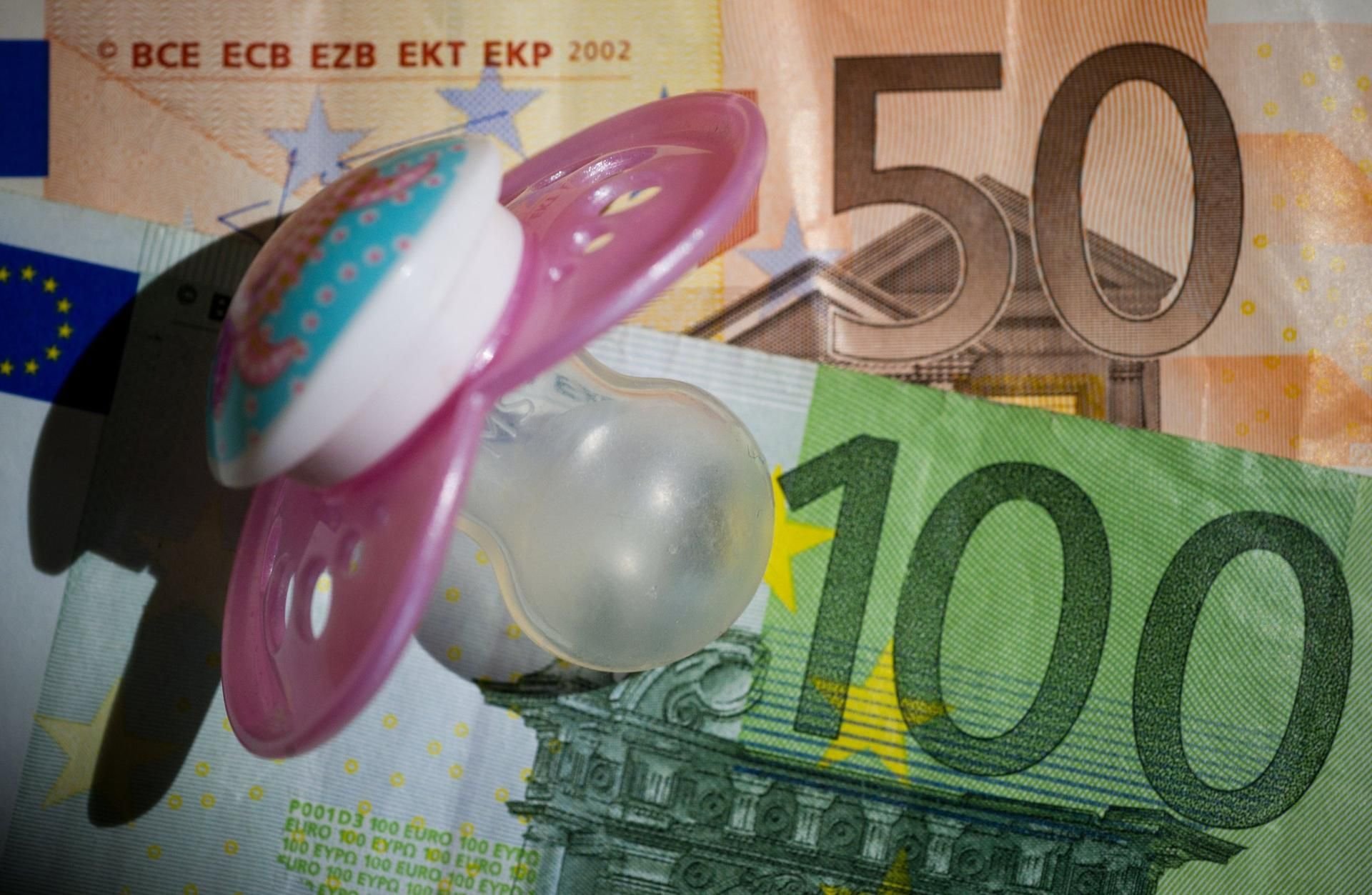 Das Jugendamt in Mansfeld-Südharz arbeitet Anträge auf Unterhaltsvorschuss nach Dringlichkeit ab. Das Geld gibt es ausnahmsweise auch rückwirkend.