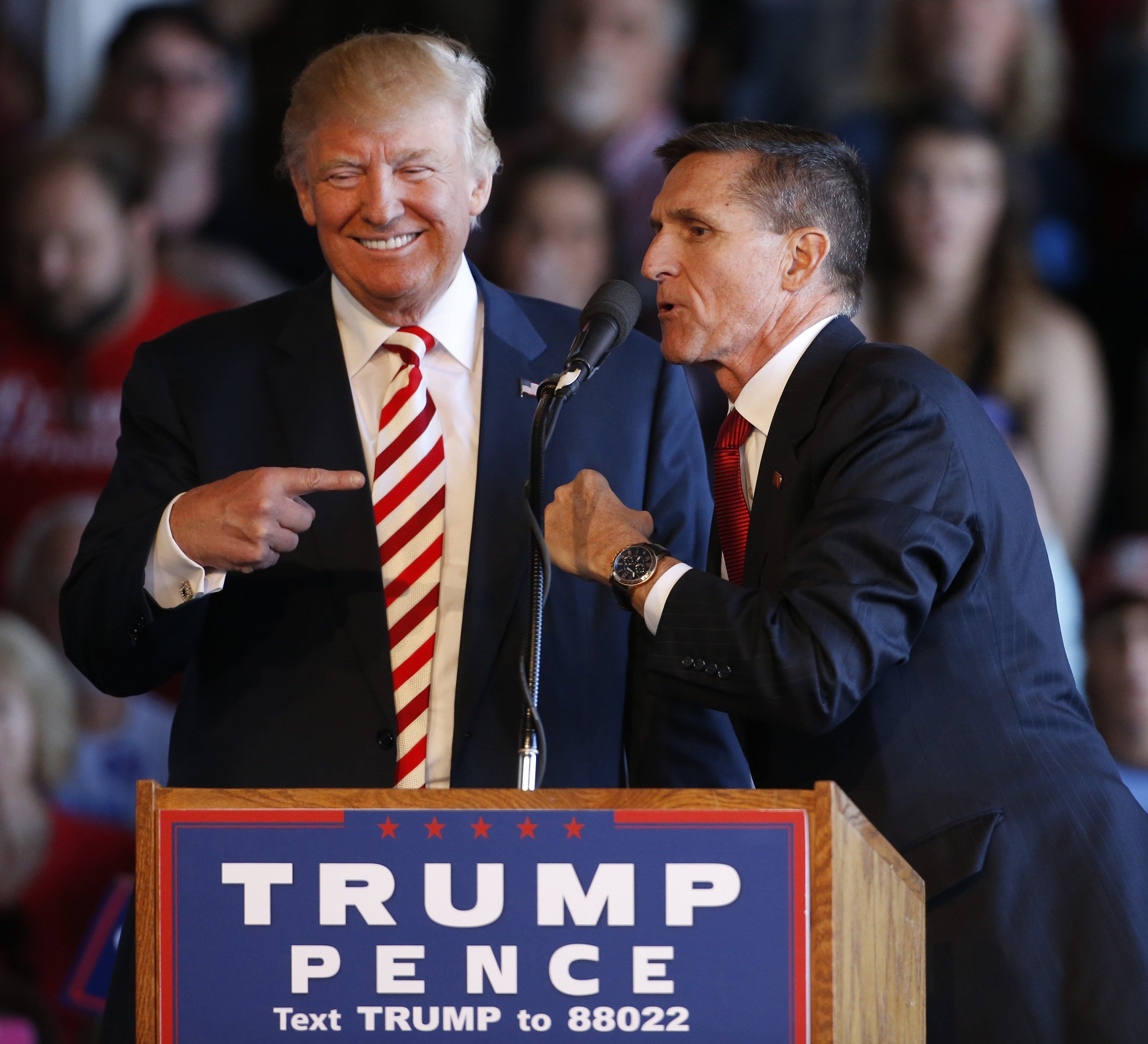 Donald Trump (l.) und Michael Flynn