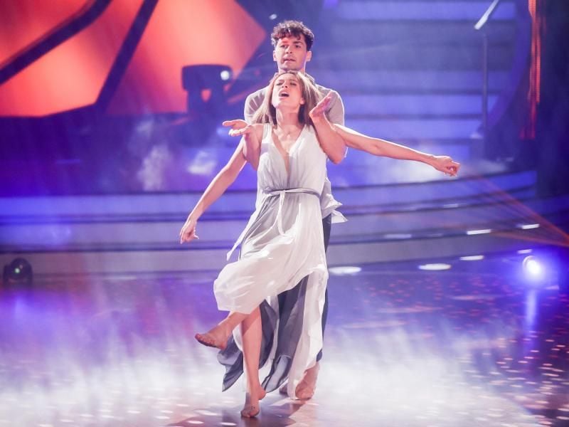Loiza Lamers hat in der RTL-Show "Let's Dance" ein gelungenes Comeback gefeiert. Foto: Rolf Vennenbernd/dpa