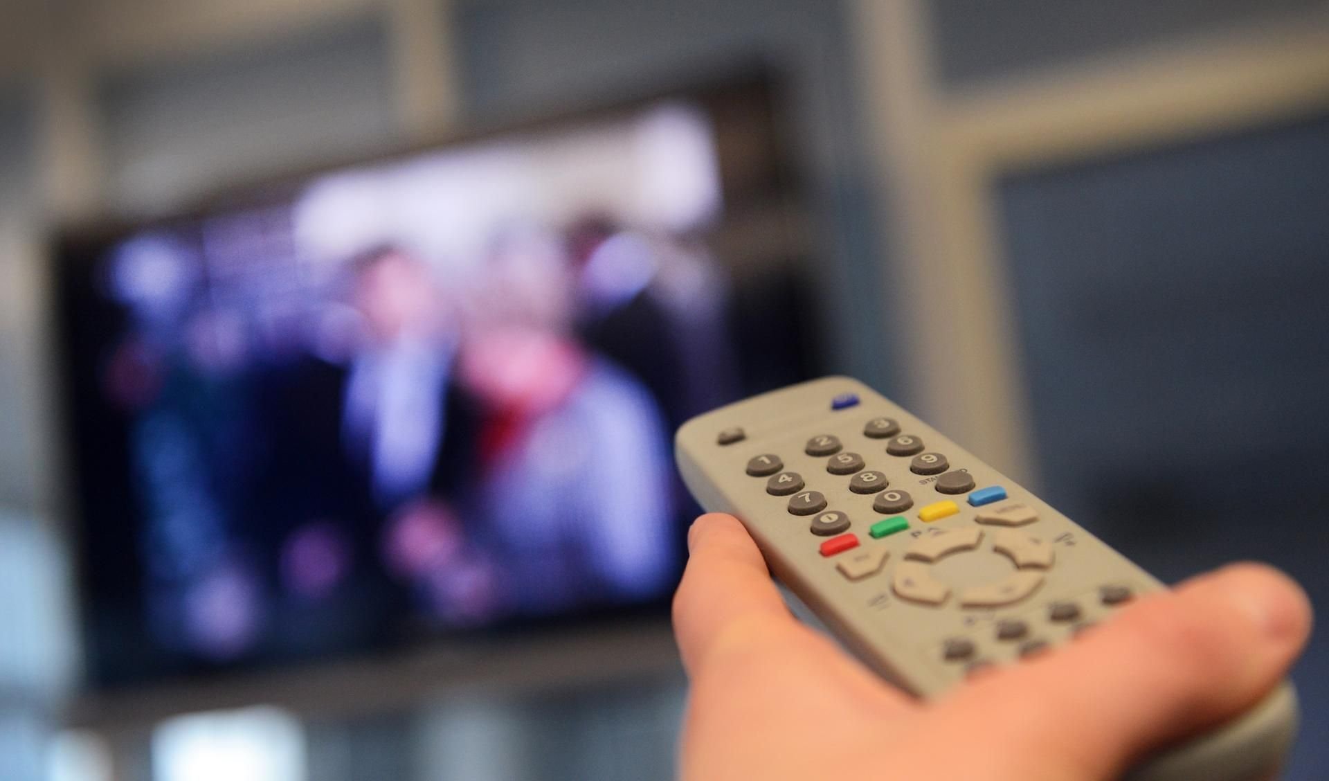 Viele schauen bei Streamingdiensten eine Serie nach der anderen – doch der Konsum ist schlecht für das Klima.