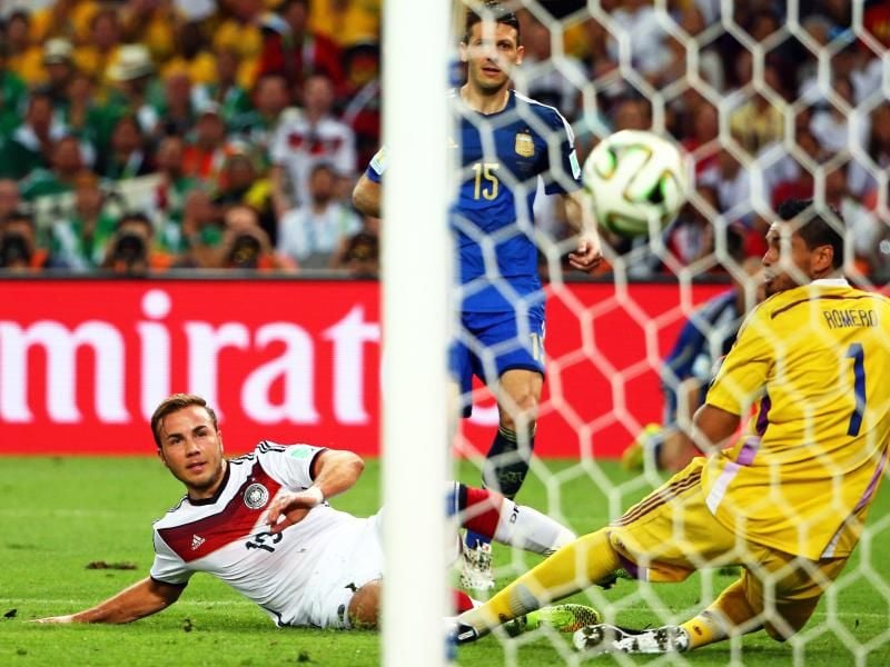 Soll in Deutschland versteigert werden: Das Tor, in das Mario Götze 2014 1:0-Siegtreffer einschoss. Foto: Diego Azubel/EPA