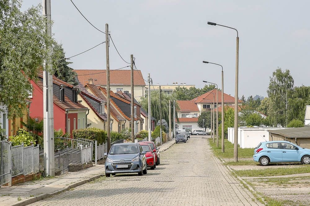 Die Straßenbeleuchtung in der Erfurter Straße soll erneuert werden. Dass dafür die Anlieger zur Kasse gebeten werden, stößt auf Kritik.