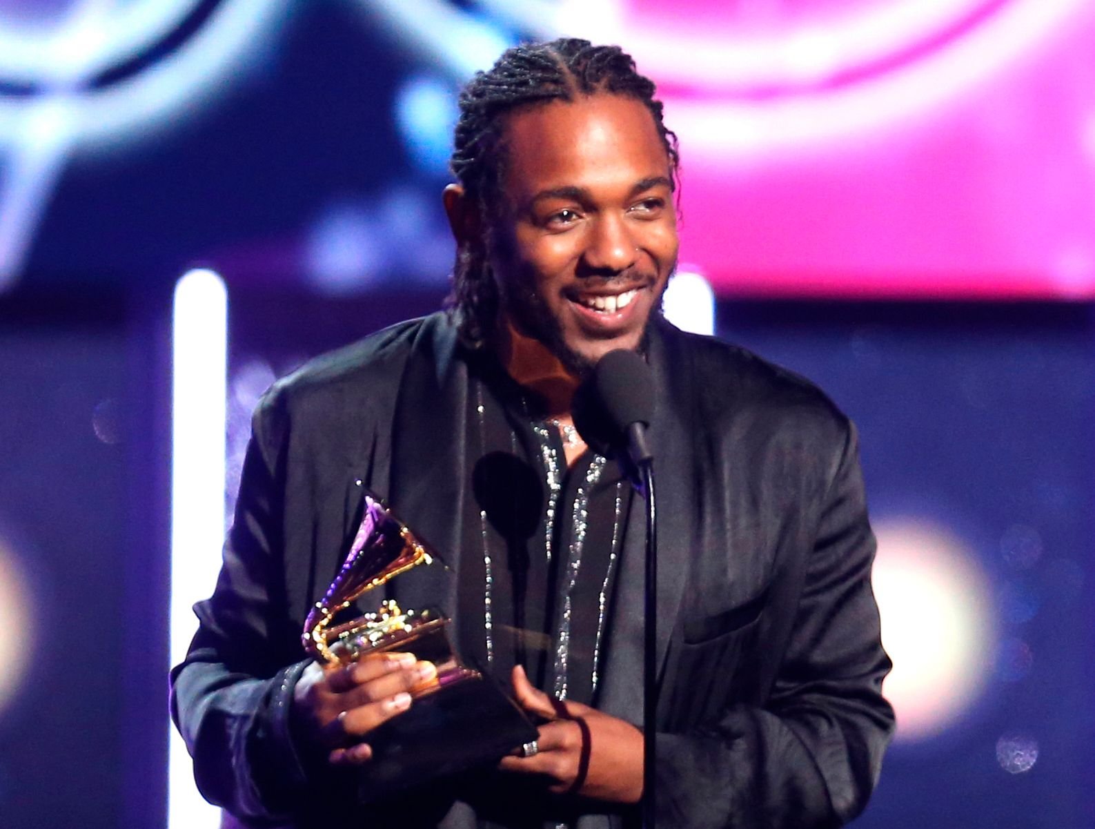 Kendrick Lamar, US-Rapper, erhält bei der Grammy Verleihung den Preis für das beste Rap Album.