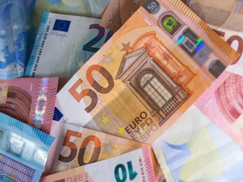Die Zahl der Millionäre in Deutschland steigt. Foto: Monika Skolimowska/dpa-Zentralbild/dpa