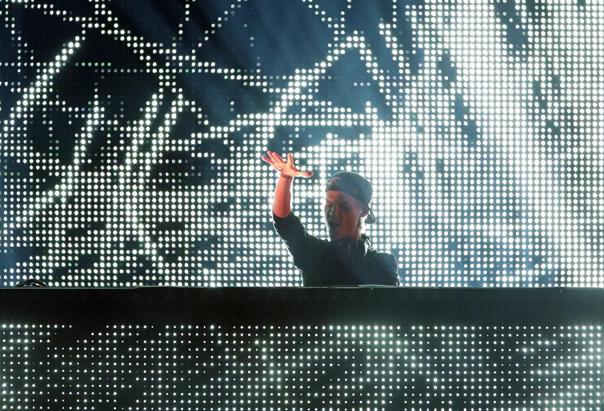 So werden ihn Fans und Familie in Erinnerung halten: Star-DJ Avicii hinter den Turntables.