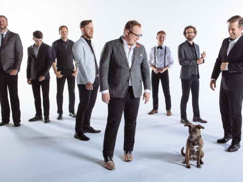 Acht Mann und ein Hund: St. Paul & The Broken Bones. Foto: David McClister