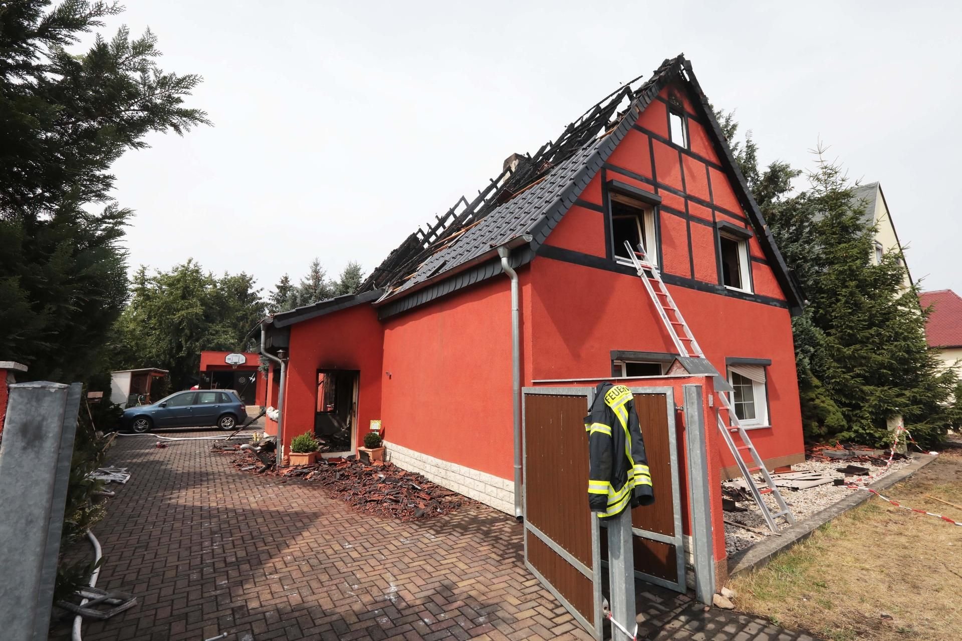 In diesem Wohnhaus in Burgkemnitz ist in der Nacht zum Samstag ein Feuer ausgebrochen.