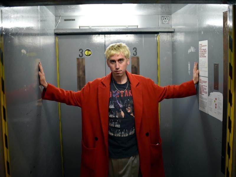 Auch das Styling stimmt: Maurice Ernst in Berlin. Foto: Britta Pedersen