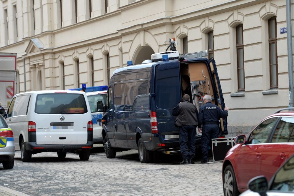 Spezialisten des Kampfmittelbeseitigungsdienstes waren in Aschersleben im Einsatz.