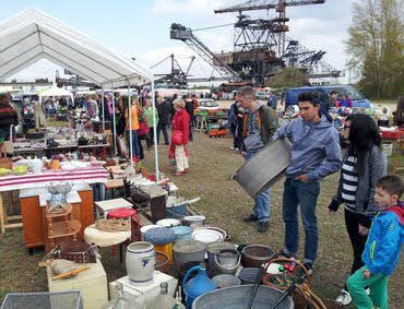 In Ferropolis ist alles bereit für den nächsten Großflohmarkt.