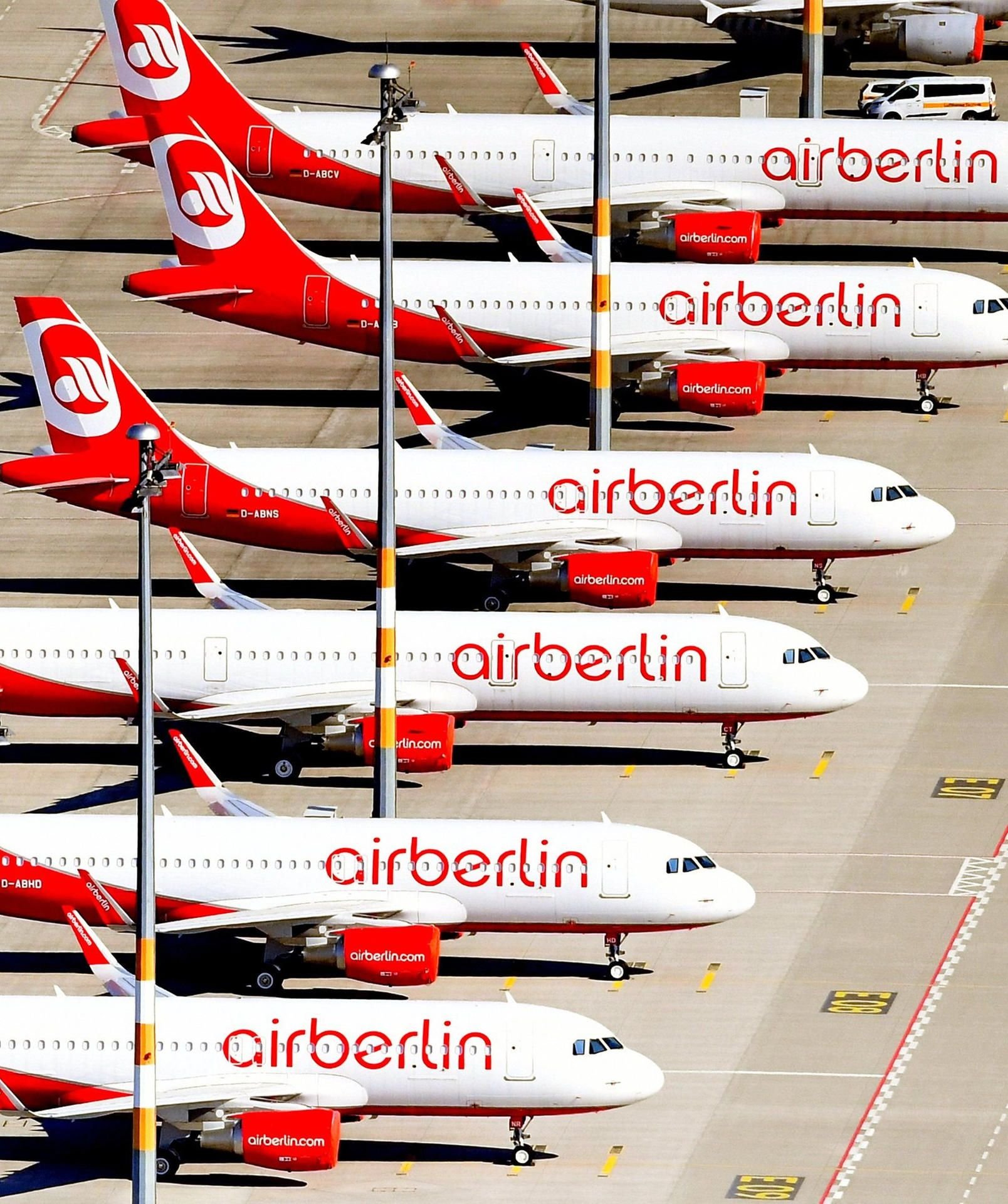Air-Berlin-Maschinen in Berlin-Schönefeld