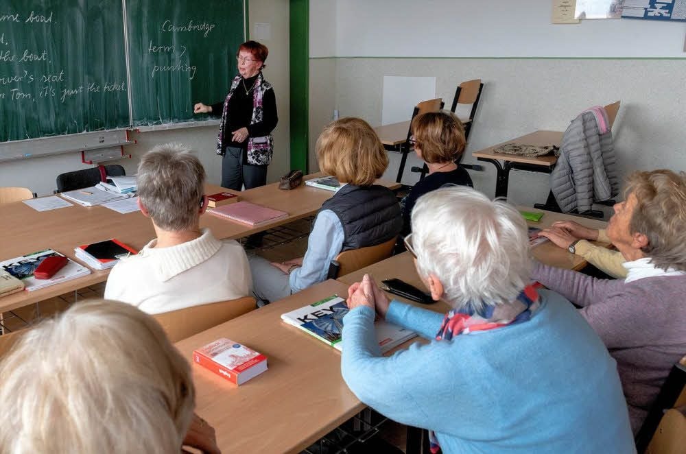 Sprachangebote - wie dieser Englischkurs - werden auch 99 Jahre nach der Gründung gut angenommen.