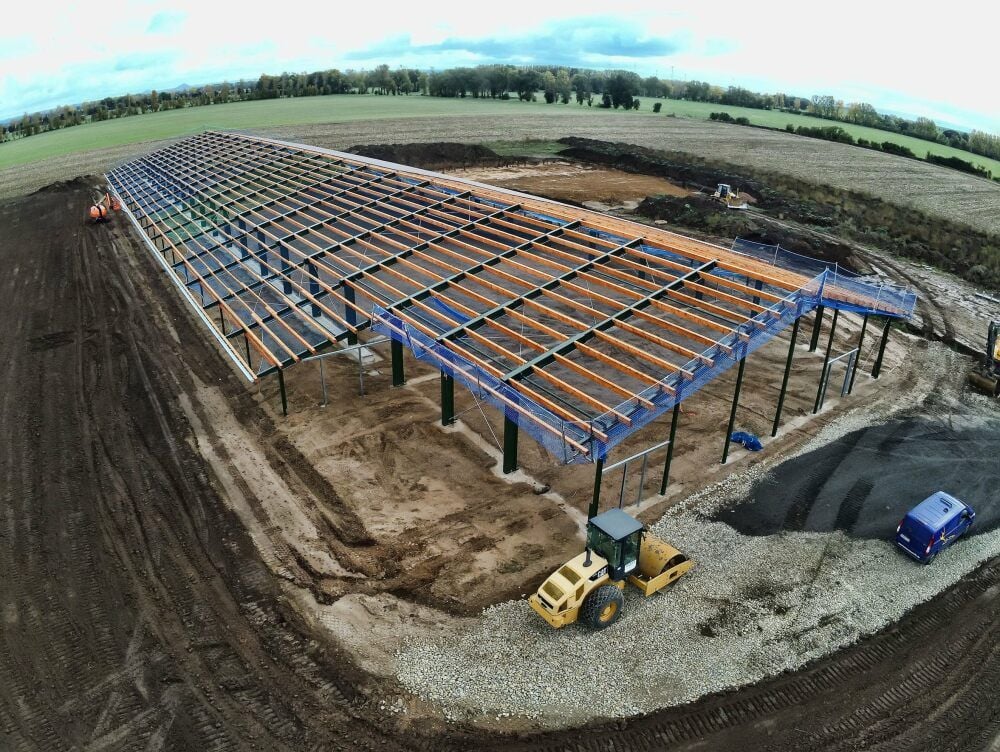 Die Baustelle des Hühnerstalls aus der Luftperspektive.