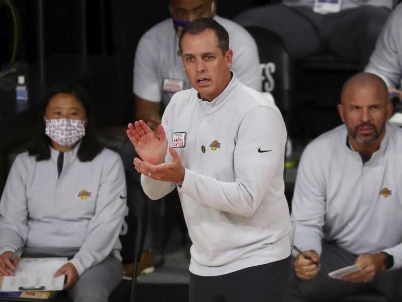 Frank Vogel, Coach der Los Angeles Lakers, während eines Spiels: In Erinnerung an Kobe Bryant wollen die Los Angeles Lakers im nächsten Playoff-Duell ein Sondertrikot tragen. Foto: Kim Klement/Pool USA Today Sports/AP/dpa