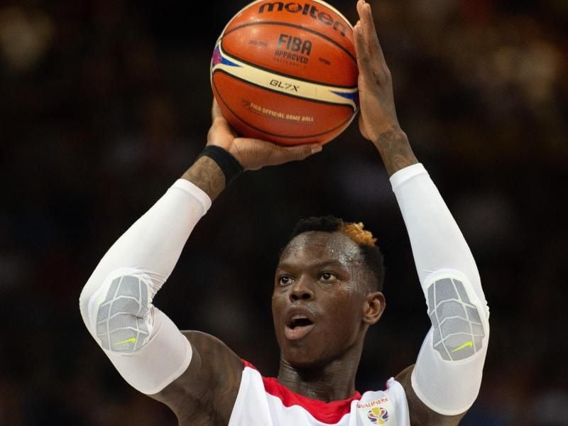 Dennis Schröder hofft mit Oklahoma City Thunder in der NBA mehr zu erreichen als mit Atlanta. Foto: Swen Pförtner
