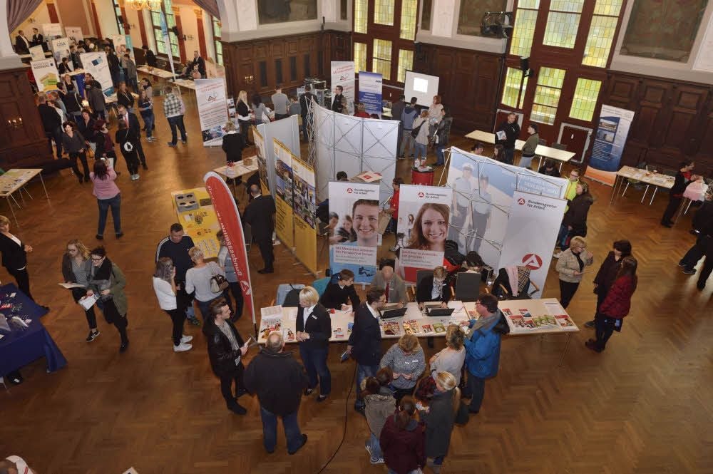 Insgesamt 450 Besucher informierten sich im Ständehaus über interessante Berufe.