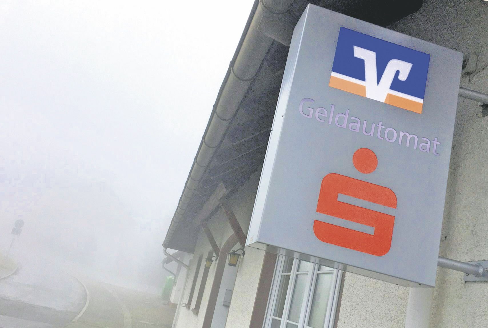 Anderes Modell: In Teilen Deutschlands - hier in Baden-Württemberg - arbeiten Volksbank und Sparkasse sogar teilweise aus Kostengründen zusammen.