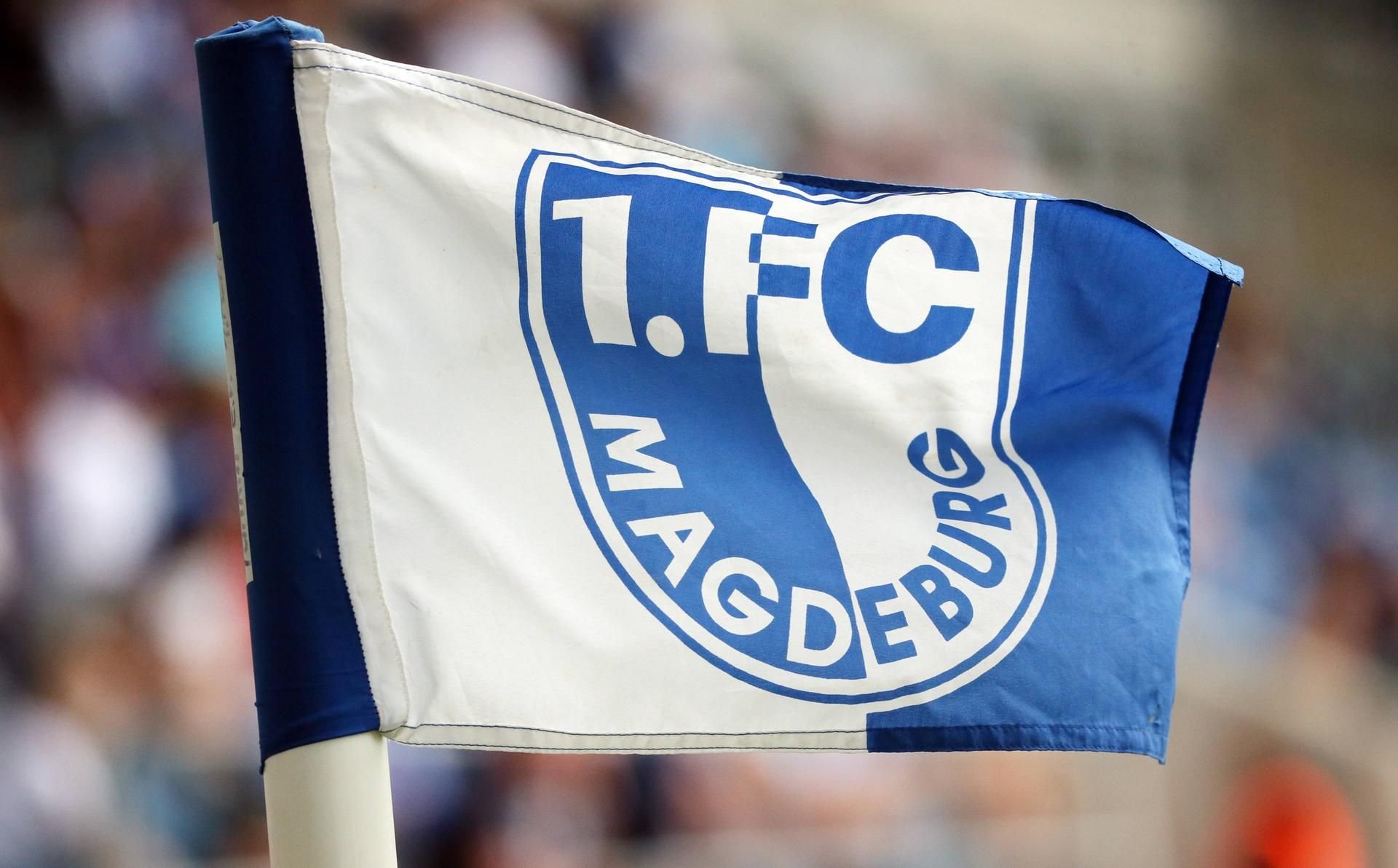 Fans des 1. FC Magdeburg sollen auf der Rückreise von Würzburg eine 17-Jährige in einer Bahn sexuell belästigt haben. (Symbolfoto)