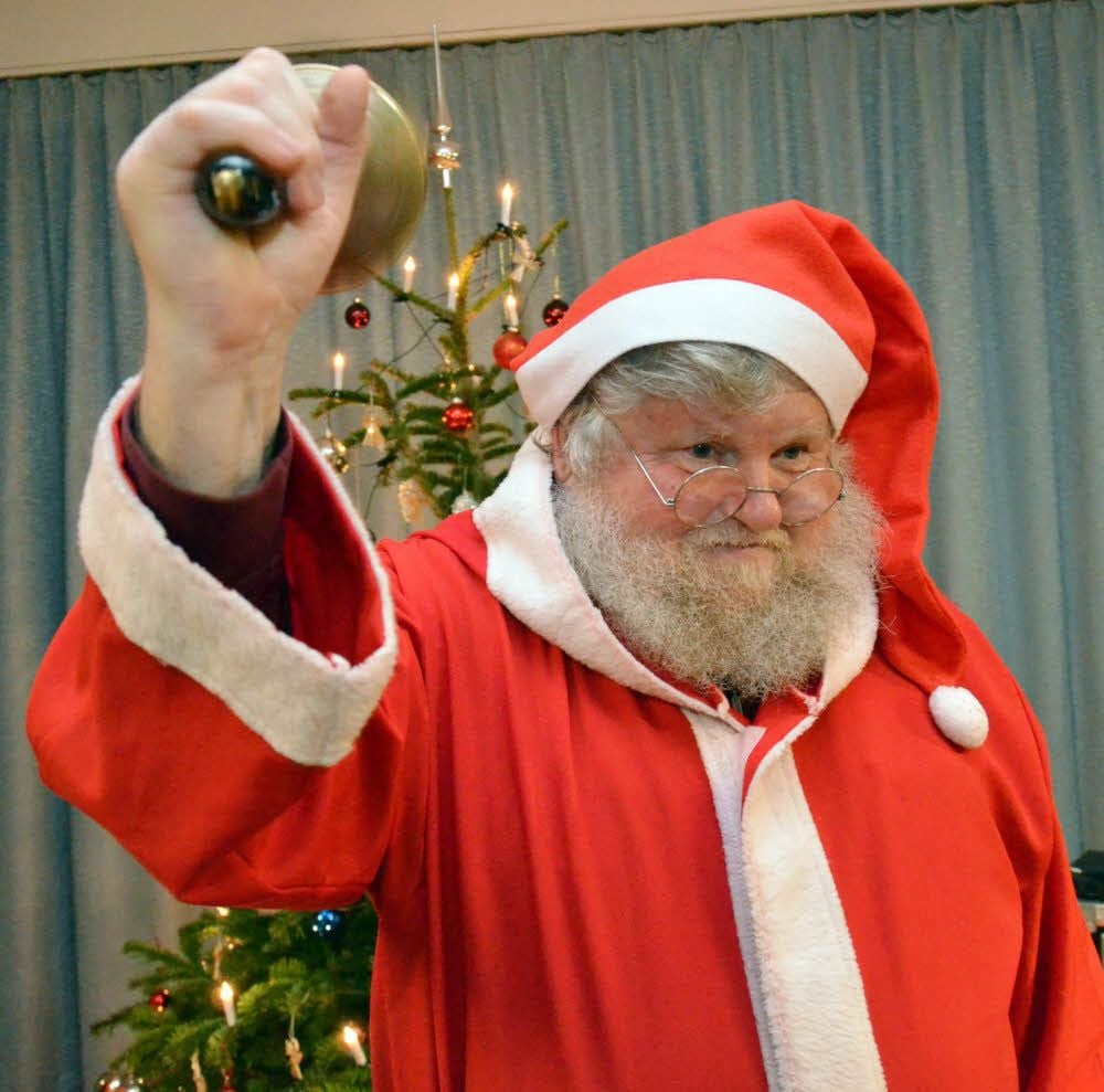 „Saisonarbeiter“ Bernd Richter in seinem Element - hier bei der Adventsfeier des Vereins der Pflege- und Adoptiveltern im Wittenberger Pferdestall.