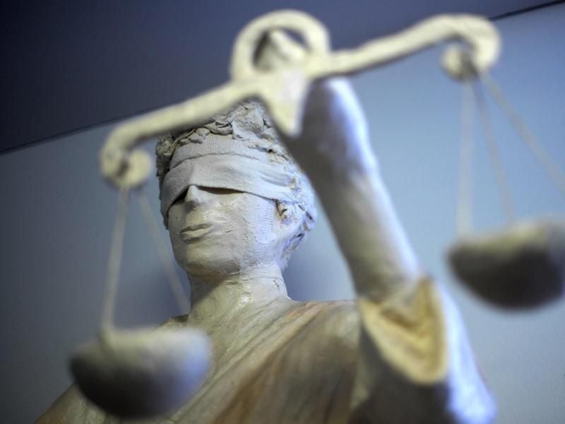 Die Statue Justizia. Foto: Peter Steffen/Archiv