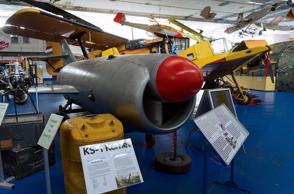 Die Ausstellung in den Räumen des Luftfahrt- und Technikmuseums in Merseburg bietet rund 60.000 Exponate.