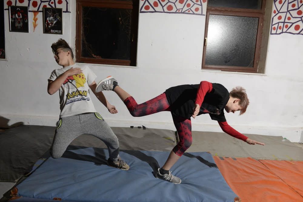 Martin Rudolphs (rechts) und Alex Caliscan proben den Tritt ohne Treffer.