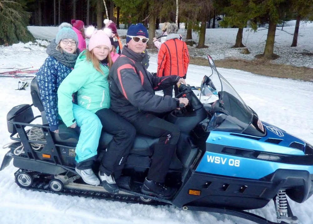 Mit 80 Sachen über den Schnee düsen hat den Sekundarschülern aus Elsters besonders viel Spaß gemacht.