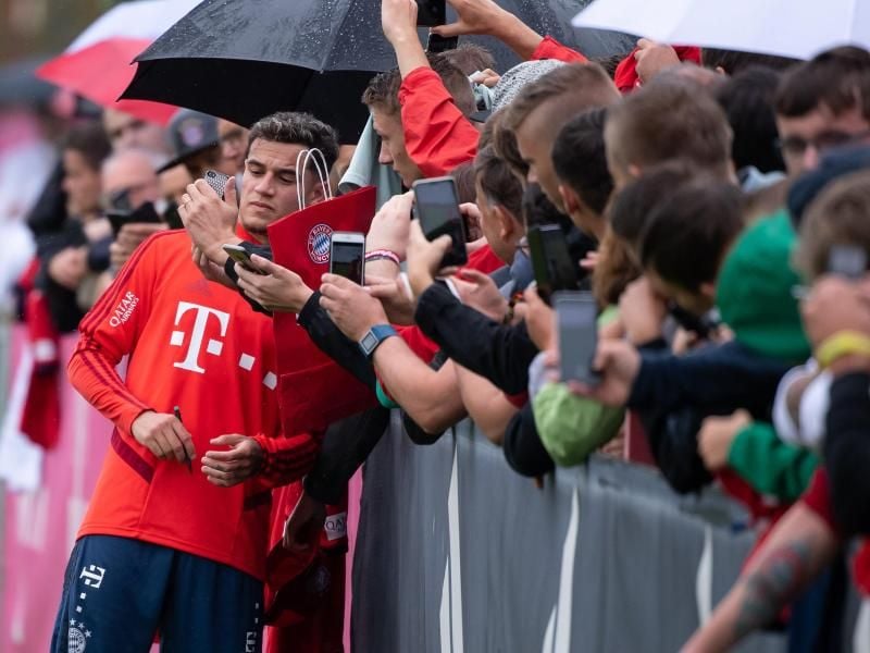 Nimmt bei seinem ersten Bayern-Einsatz zuerst auf der Bank Platz: Philippe Coutinho. Foto: Sven Hoppe
