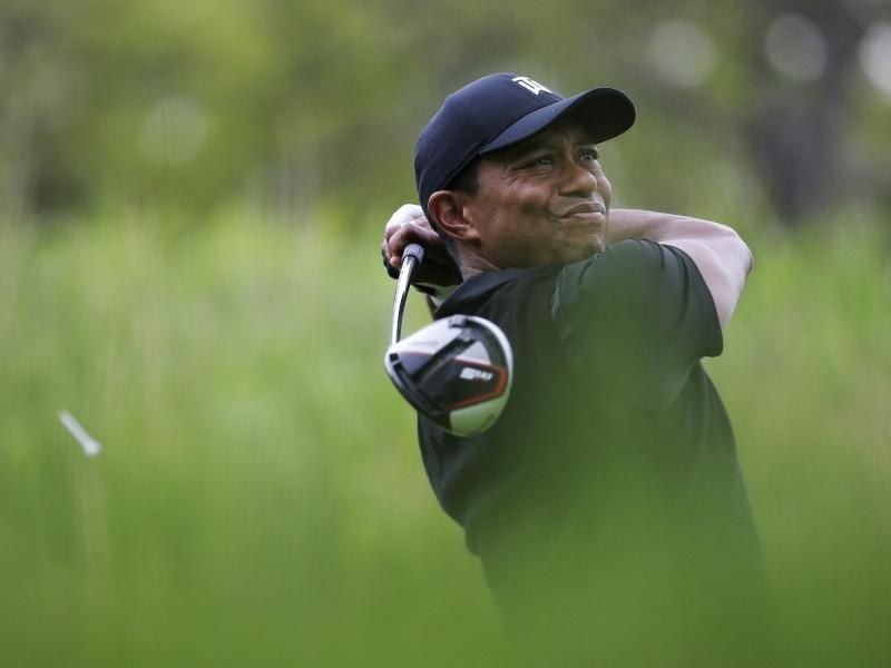 Musste sich bereits zum fünften Mal einem Eingriff an seinem linken Knie unterziehen: Tiger Woods. Foto: Seth Wenig/AP