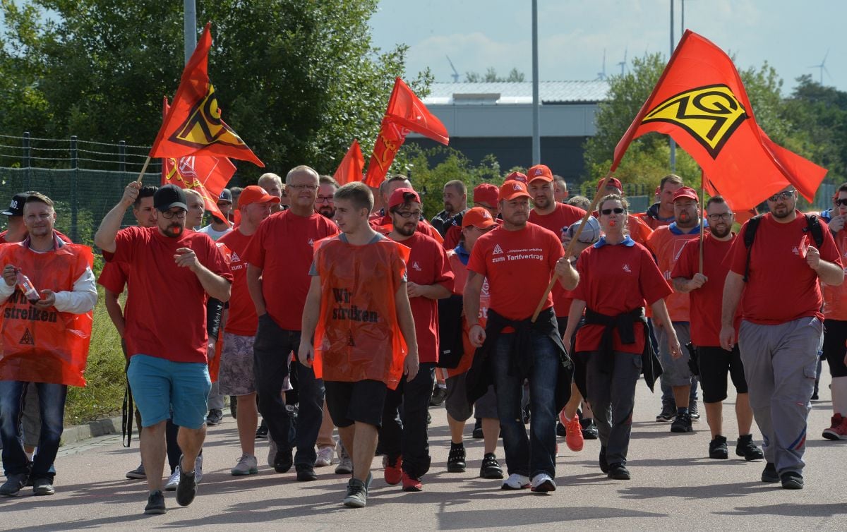 Am Samstag kam es erneut zu einem Warntreik bei Clopay in Aschersleben.