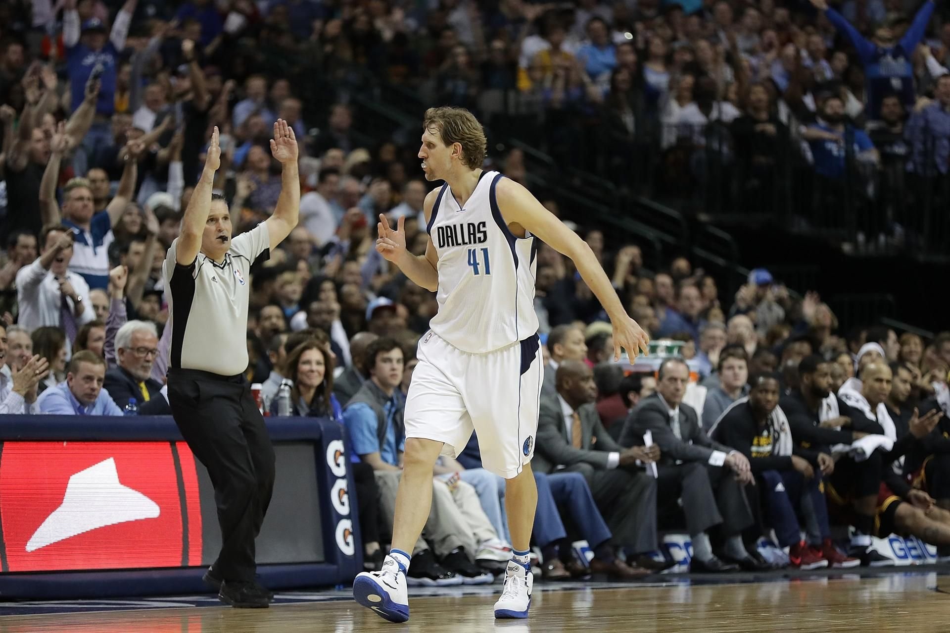 Dirk Nowitzki hat mit den Mavericks einen Lauf.
