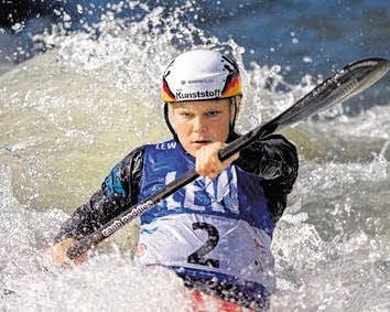 Lisa Fritsche auf der Wildwasseranlage, dem Augsburger Eiskanal.