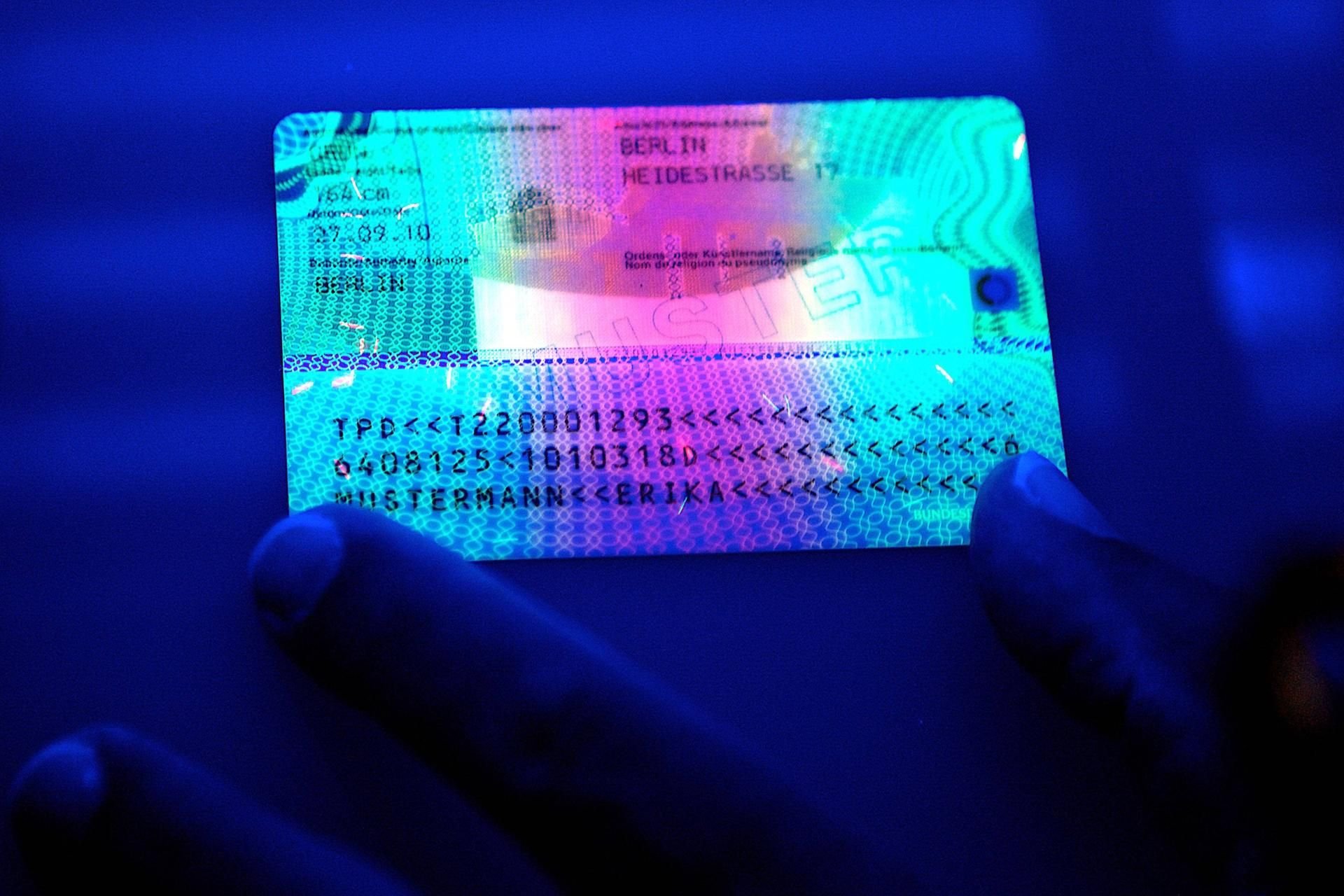Aufgrund gravierender Bedenken von Experten haben Union und SPD den Entwurf des Gesetzes zur Förderung des elektronischen Identitätsnachweises. (Symbolbild)