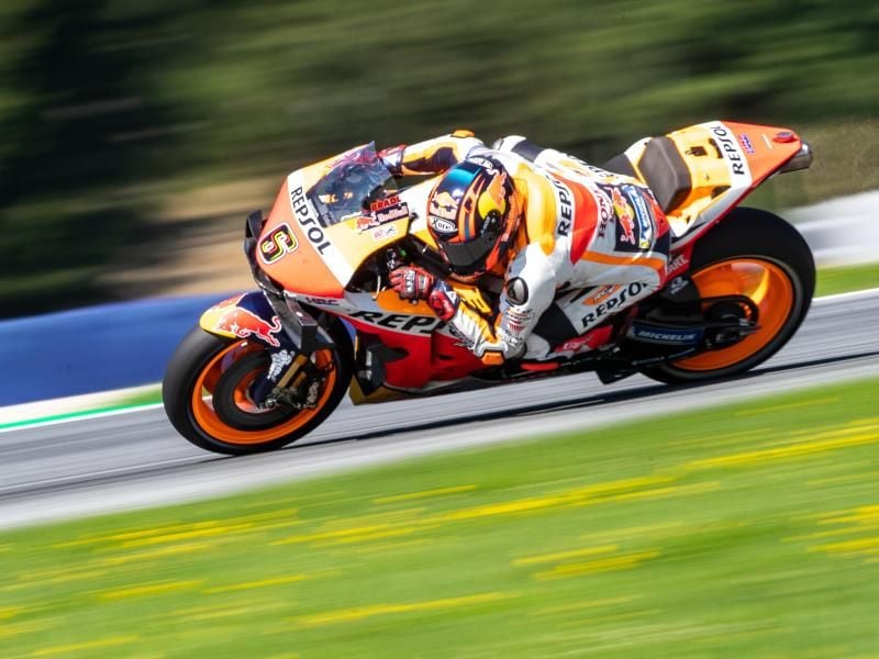 Stefan Bradl wird Weltmeister Marquez vertreten. Foto: Expa/Johann Groder/APA/dpa