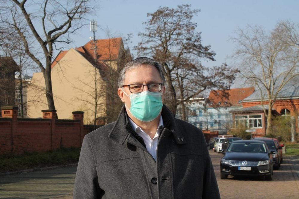 Poli Reil-Geschäftsführer Beuchel ist zufrieden mit dem Ablauf am ersten Tag.