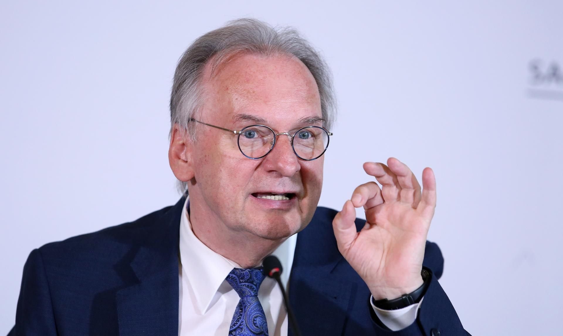 Mit einer Online-Pressekonferenz informiert Ministerpräsident Reiner Haseloff über die aktuellen Maßnahmen der Landesregierung zur Eindämmung des Coronavirus.
