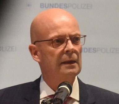 Halles Oberbürgermeister Dr. Bernd Wiegand will den TOOH-Strei in Halle befrieden.