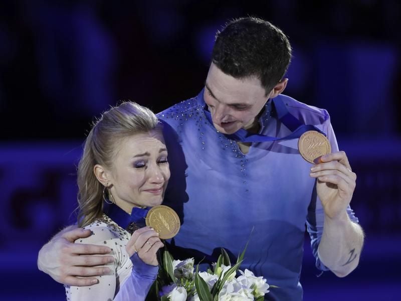 Aljona Savchenko und Bruno Massot nehmen sich nach Olympia und WM eine kleine Auszeit um über die Zukunft nachzudenken. Foto: Luca Bruno/AP