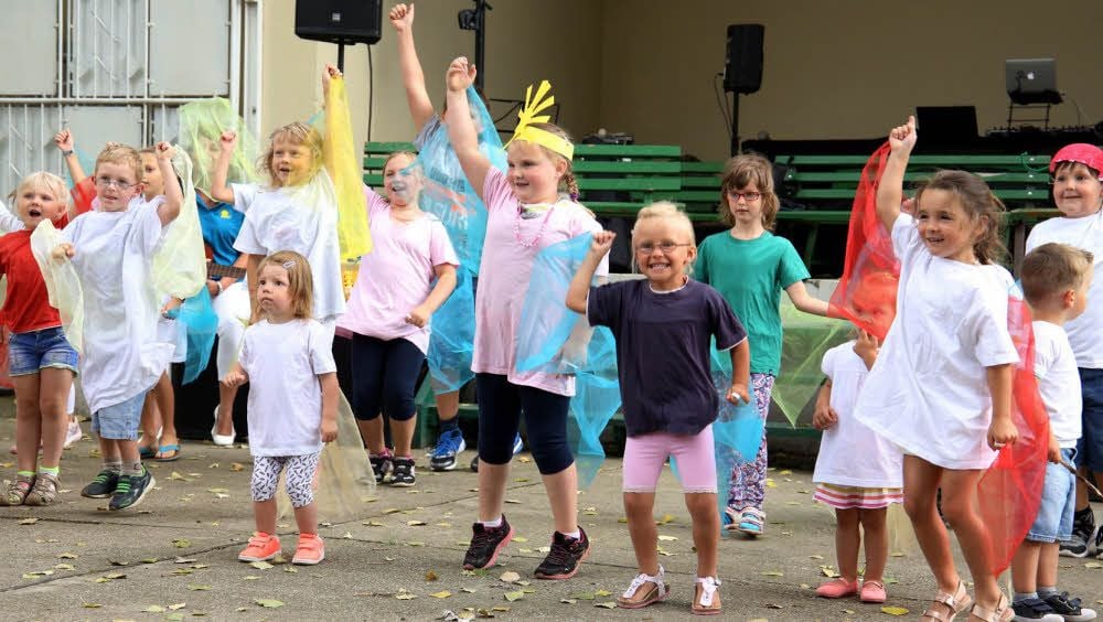 Die Kinder der Biendorfer Kita „Sonnenschein“ führten ein Programm auf.