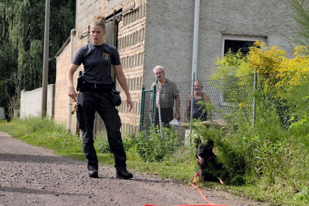 Hundeführerin Anne Gramkow und Aras sind ein eingespieltes Team.