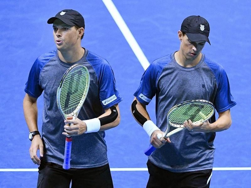 Bob (l) und Mike Bryan haben 118 Doppel-Titel gewonnen, darunter alle vier Grand Slams. Foto: Facundo Arrizabalaga/epa/dpa