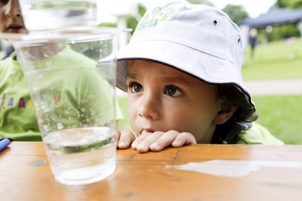 Das Thema „Wasser“ steht zum „Tag der kleinen Forscher“ im Juni diesmal im Mittelpunkt.